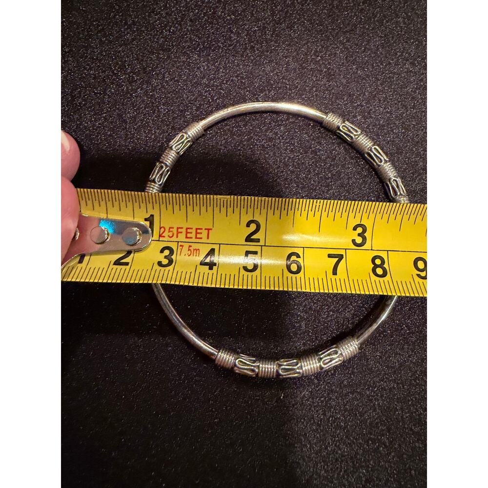Vintage sterling silver tube bangle bracelet with wire-wrapped swirl details sz8 - Picture 3 of 7